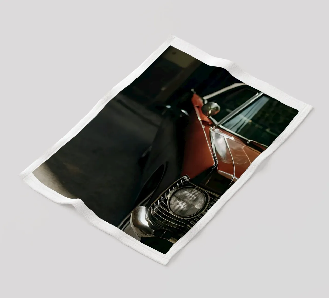 Rote Oldtimer-Front Fleecedecke von CAR EDITION