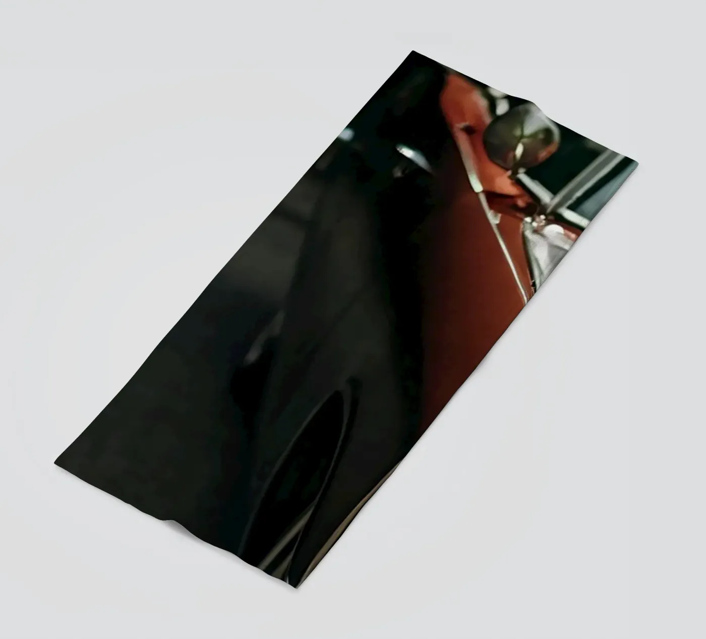 Rote Oldtimer-Front Strandtuch von CAR EDITION