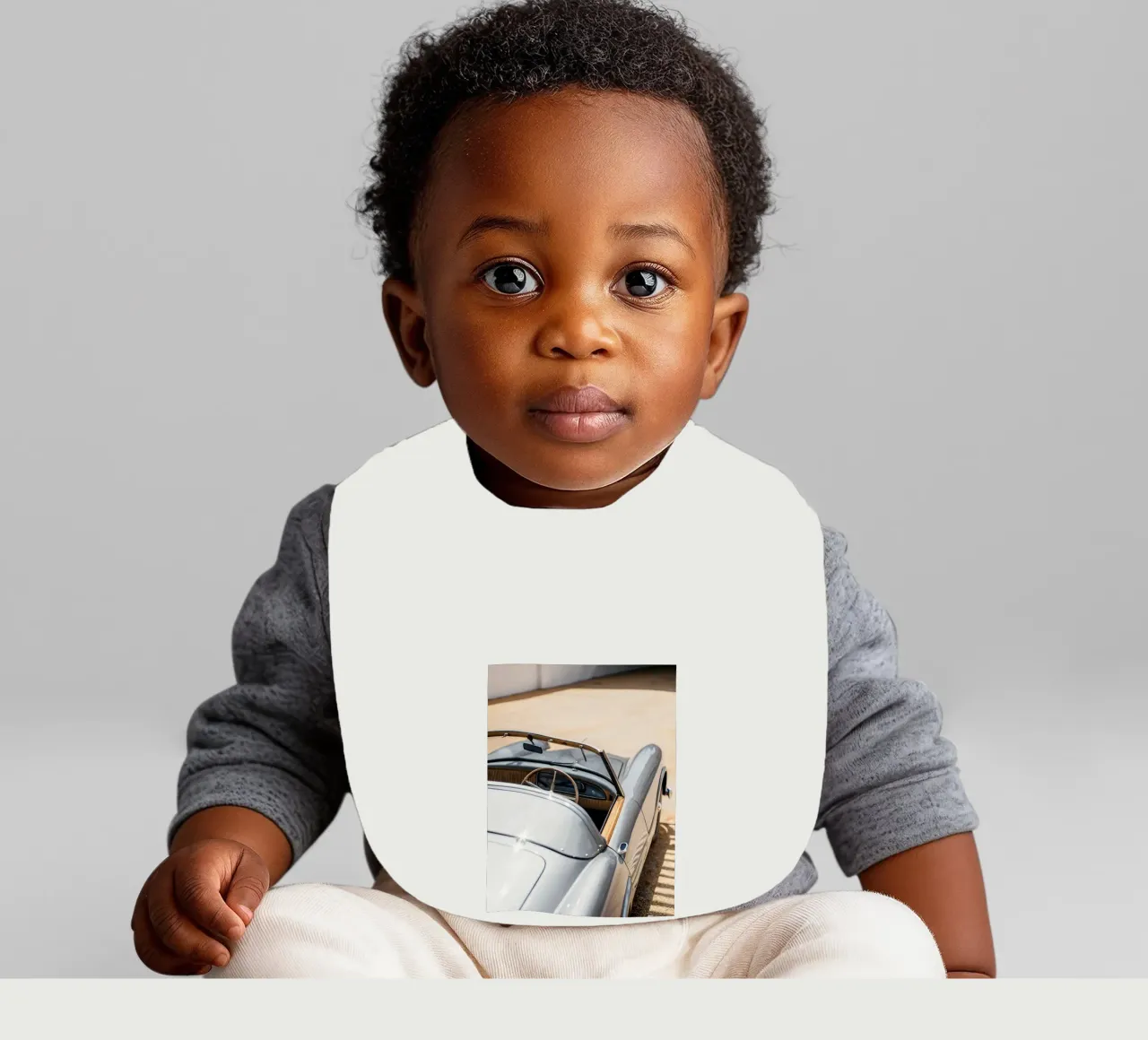 Antike Oldtimer Babylätzchen von CAR EDITION