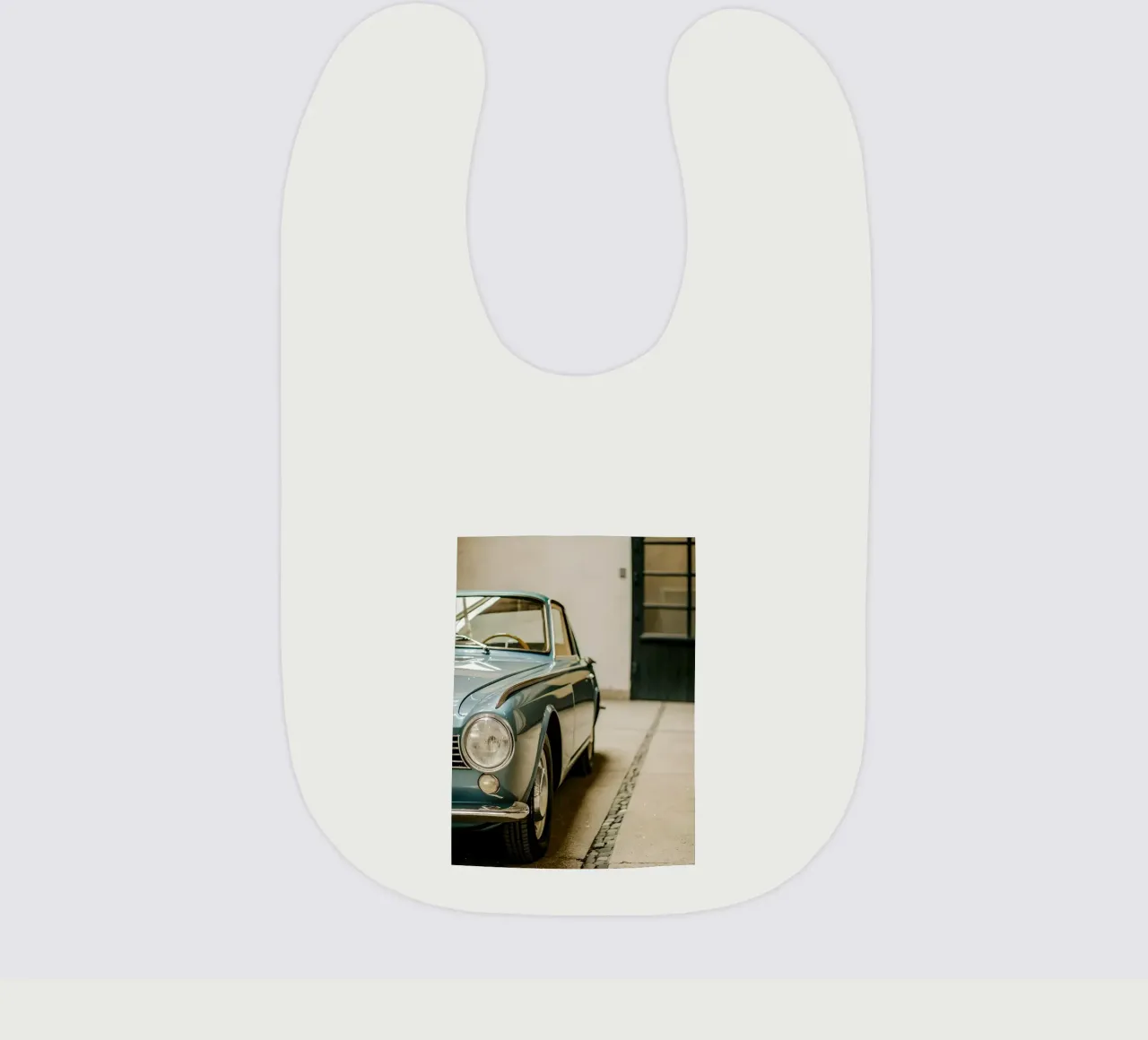 Antike Oldtimer Babylätzchen von CAR EDITION