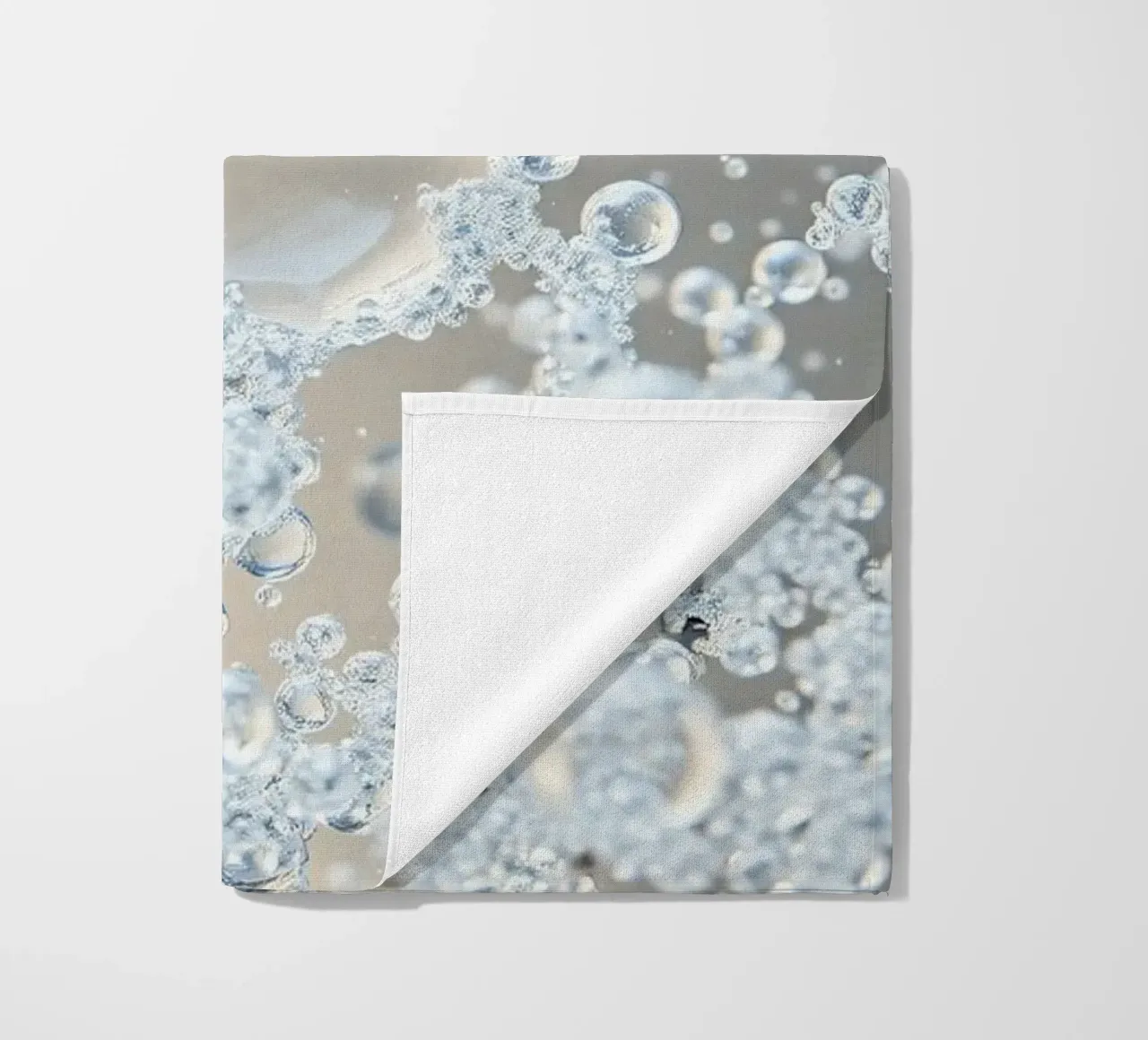Bolle d'aria in un liquido limpido come l'acqua telo mare da DesignDoodle