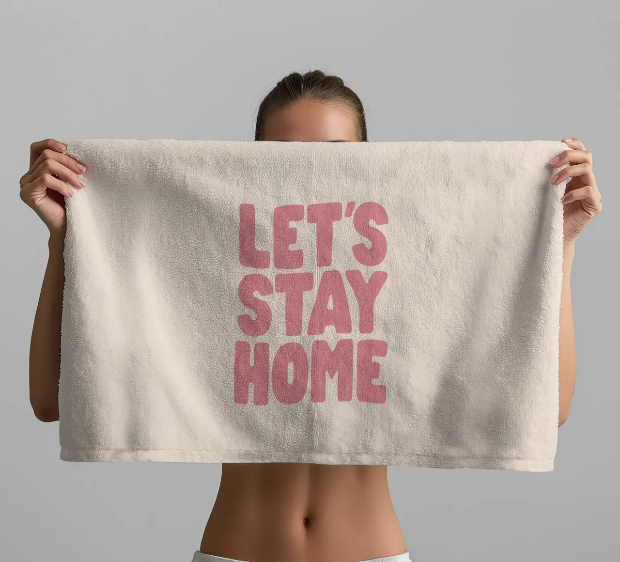 Restiamo a casa, moderno e accogliente design d'interni Typografie asciugamano da bagno da THE MOTIVATED TYPE