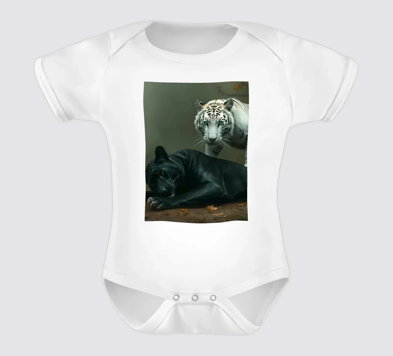 Raro incontro tra una tigre bianca e una pantera nera body neonato maniche corte da DesignDoodle