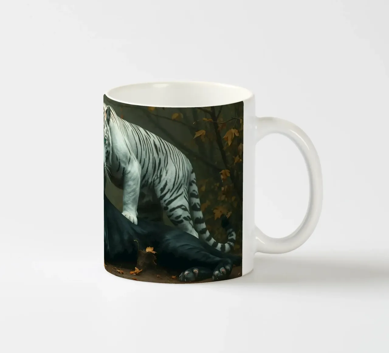 Raro incontro tra una tigre bianca e una pantera nera tazza in ceramica da DesignDoodle