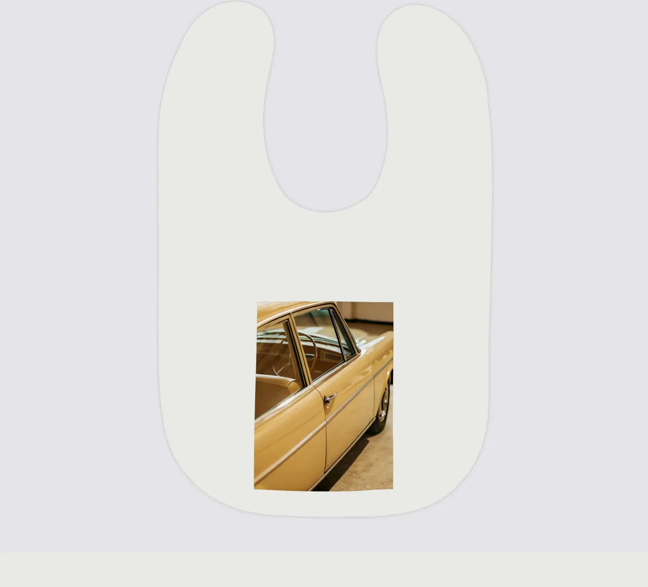 Gelber Oldtimer Babylätzchen von CAR EDITION