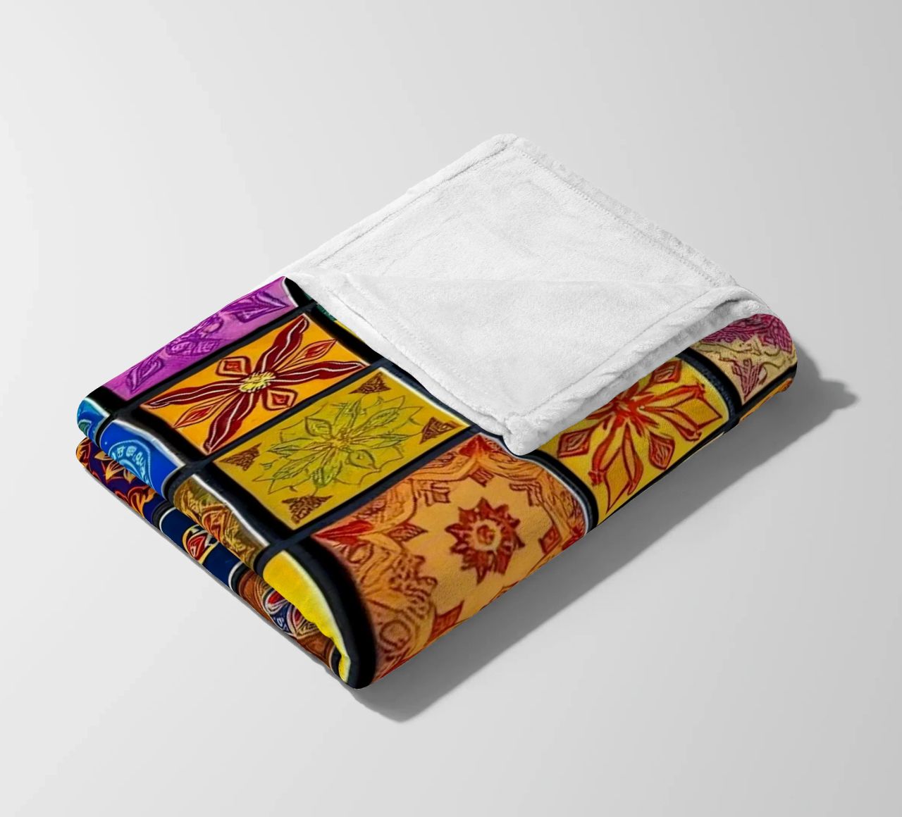 Tessere di mosaico colorate con motivi e disegni intricati coperta in pile da DesignDoodle