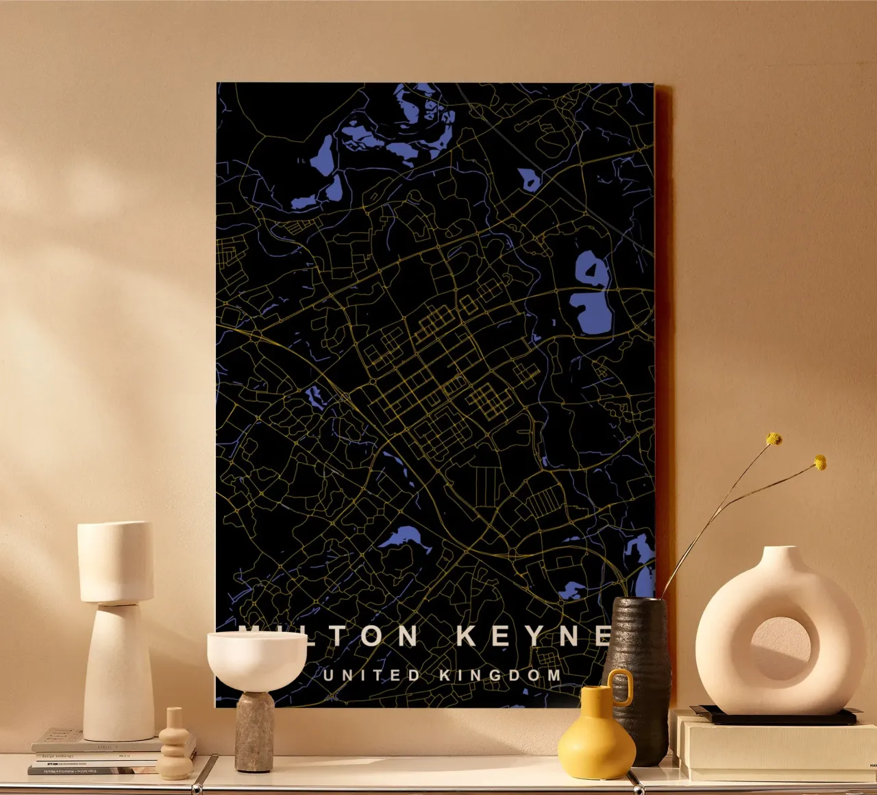 Mappa della città di Milton Keynes nero e oro tela con Cornice a cassetta da Cartographers Library