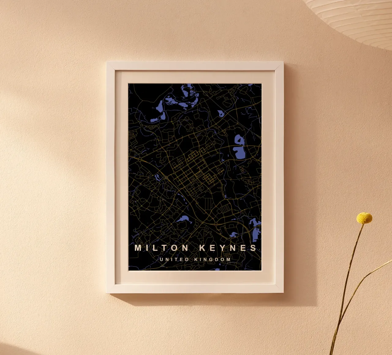 Mappa della città di Milton Keynes nero e oro poster da Cartographers Library
