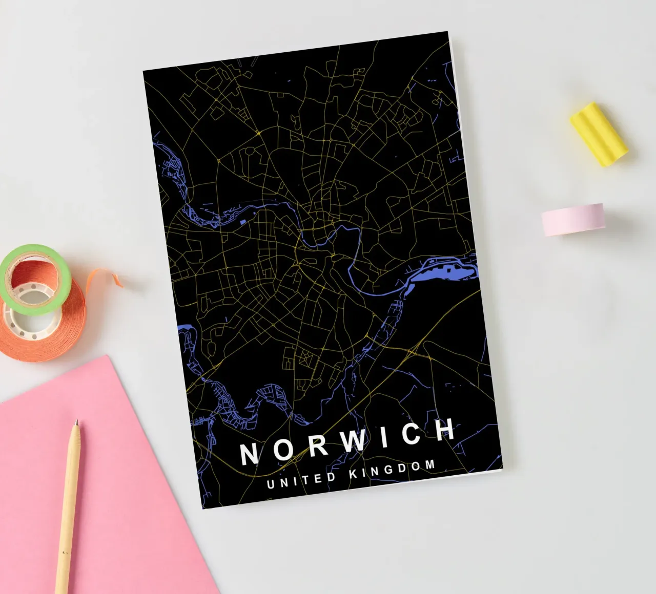 Mappa della città di Norwich Regno Unito nero e oro diario da Cartographers Library