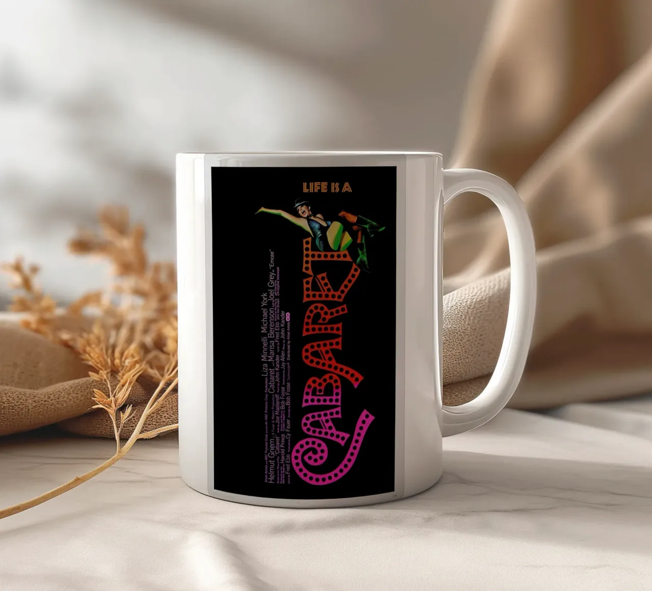 ‘Cabaret’ Retro Movie Poster tazza in ceramica da Gallery Print and Art Limited