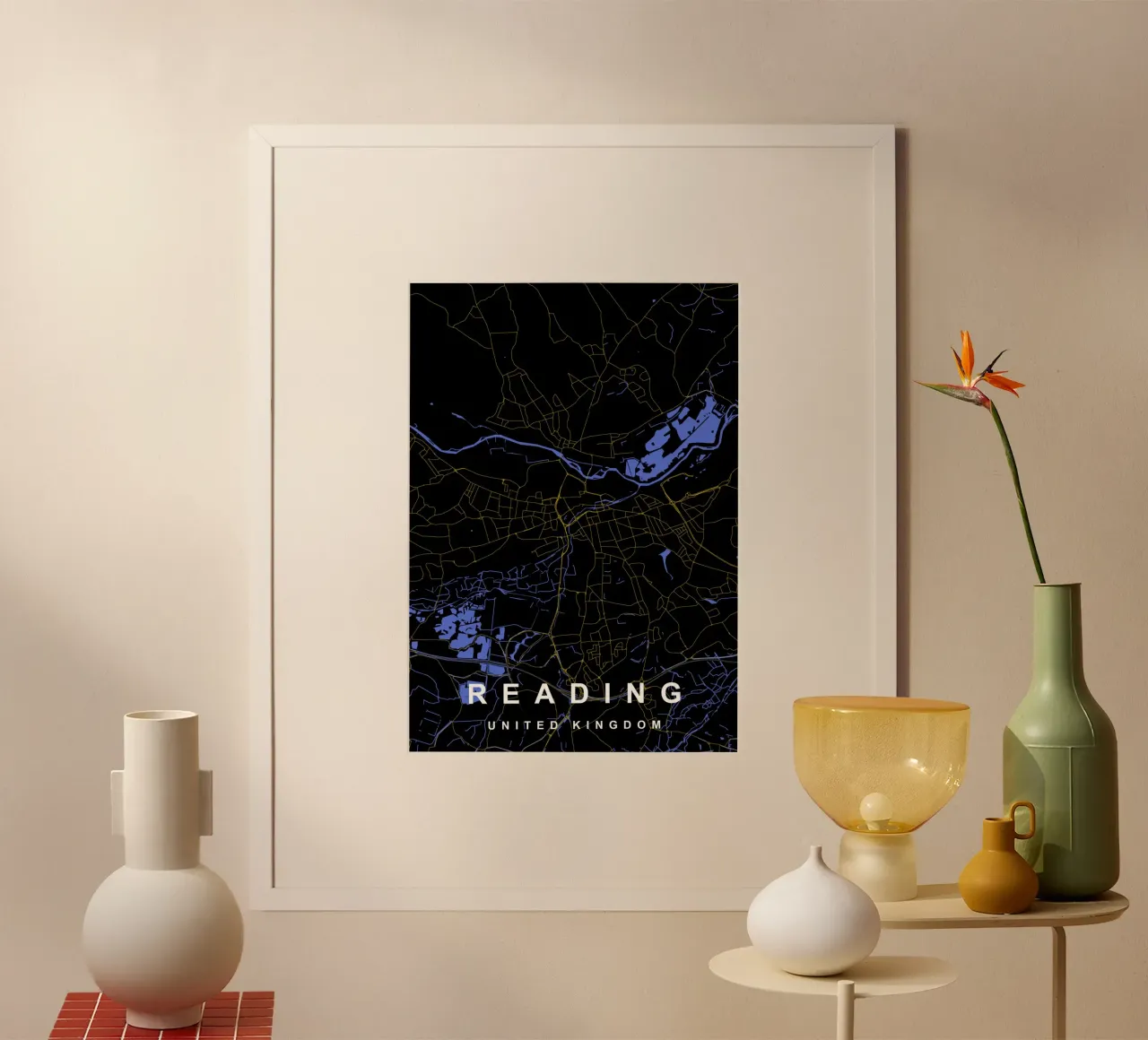 Mappa della città di Reading Regno Unito nero e oro poster con telaio in alluminio da Cartographers Library