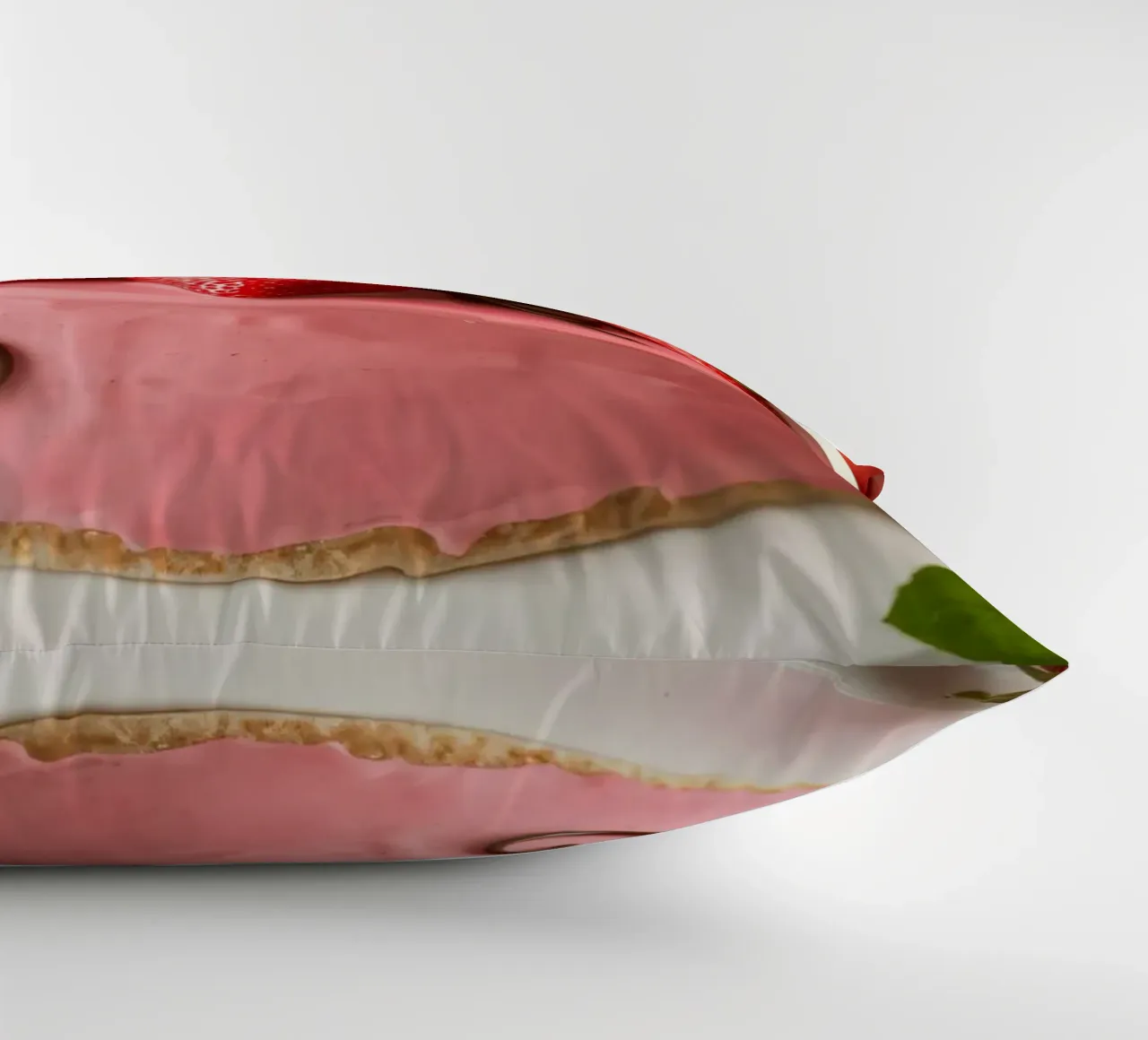Deliziosa torta alle fragole con frutti di bosco freschi e menta cuscino da DesignDoodle