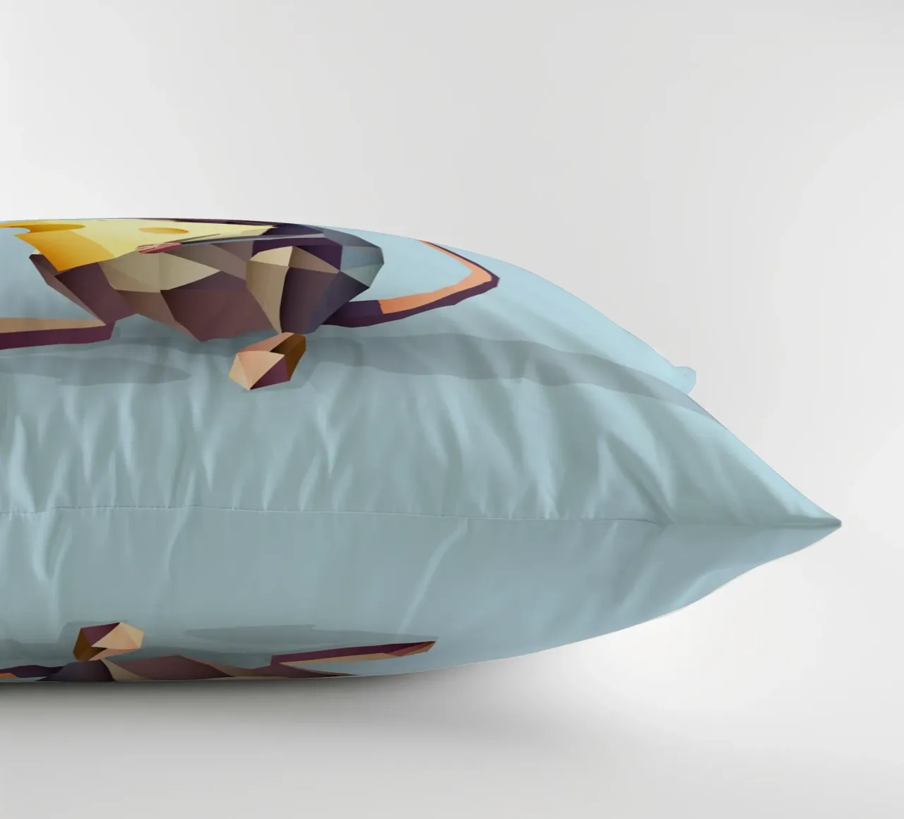 simpatico topo in stile geometrico, con un pezzo di formaggio cuscino da namosh