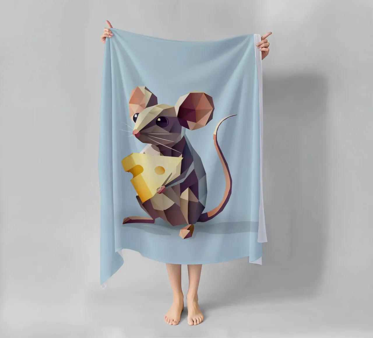 schattige muis in geometrische stijl, met een stukje kaas strandhanddoek van namosh