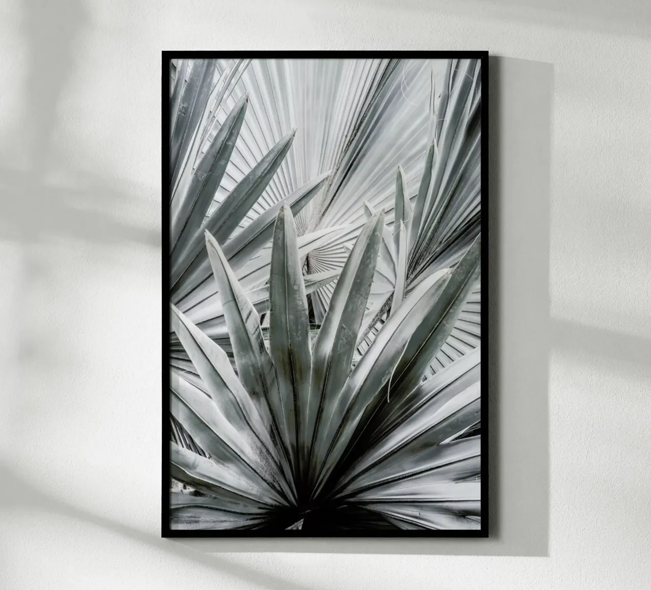 Silver Spray poster con telaio in alluminio da Shot By Clint