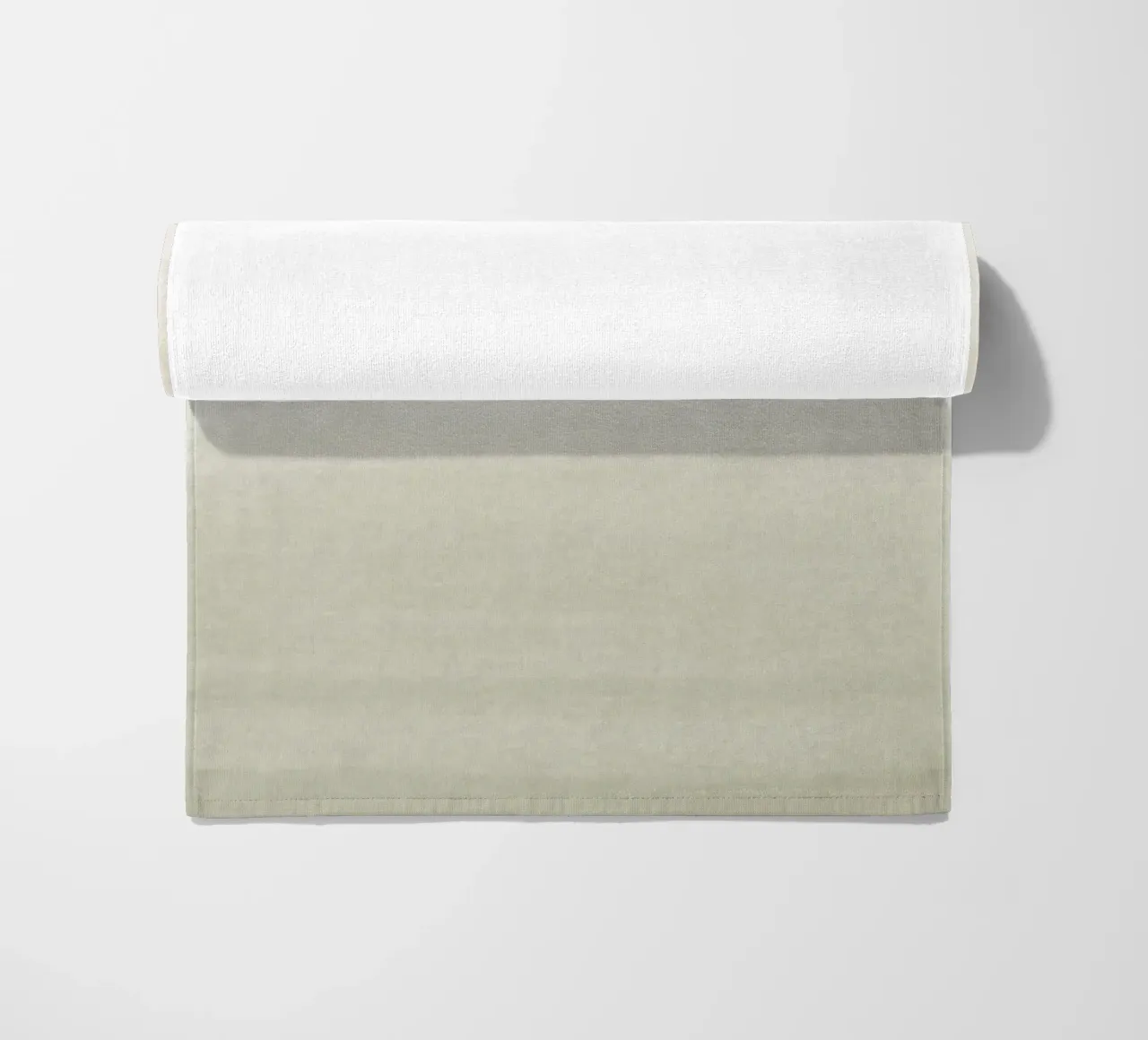 Aquarelle minimaliste verte et beige serviette de plage de NouveauPrints