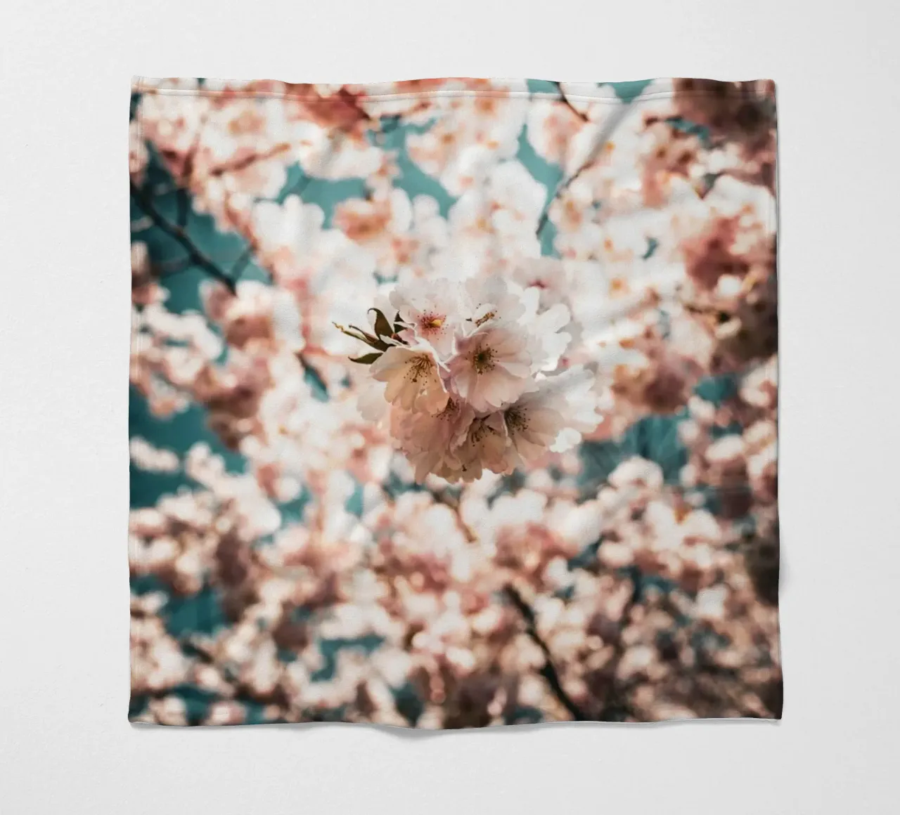 Kirschblüte coperta in pile da Flo Klein