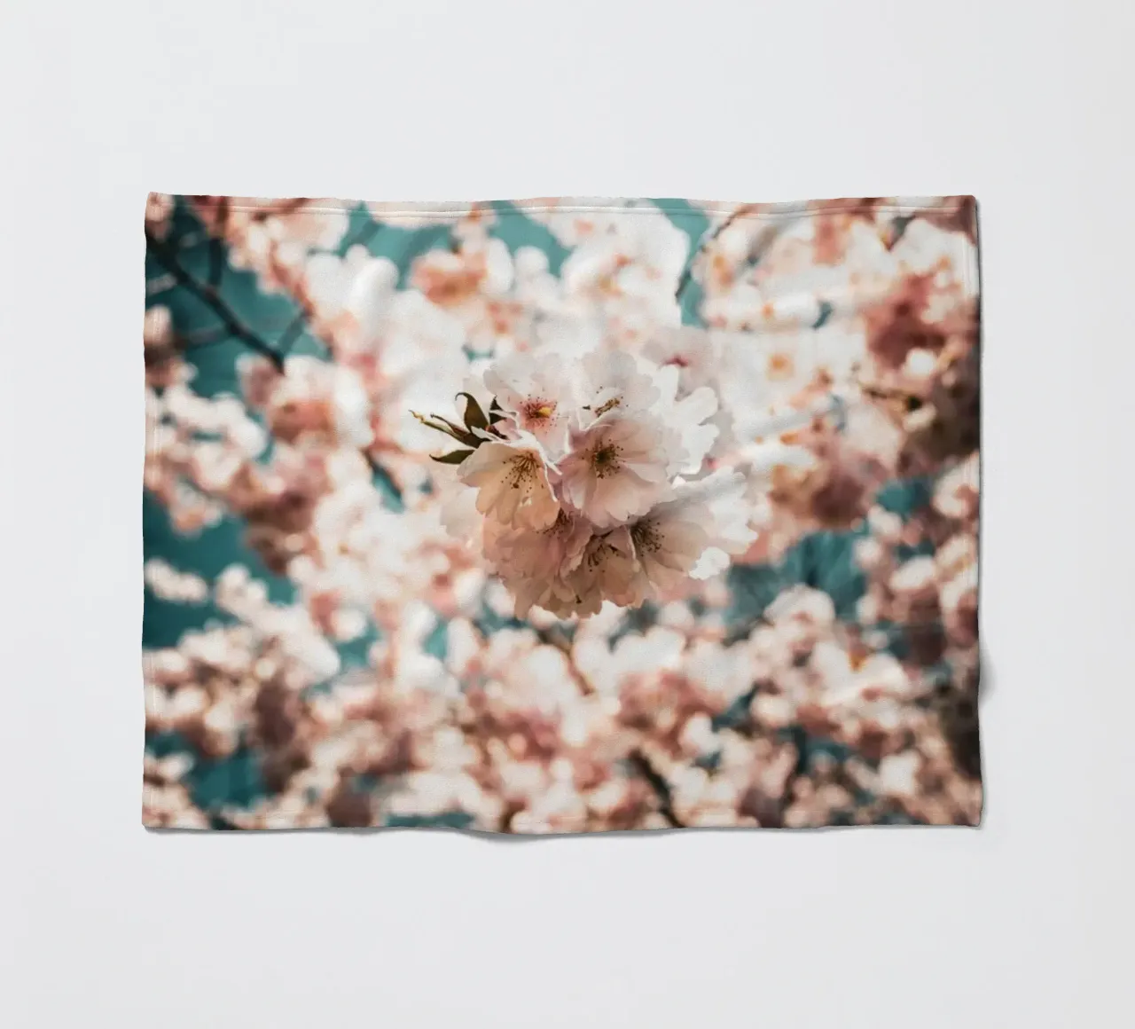 Kirschblüte coperta in pile da Flo Klein