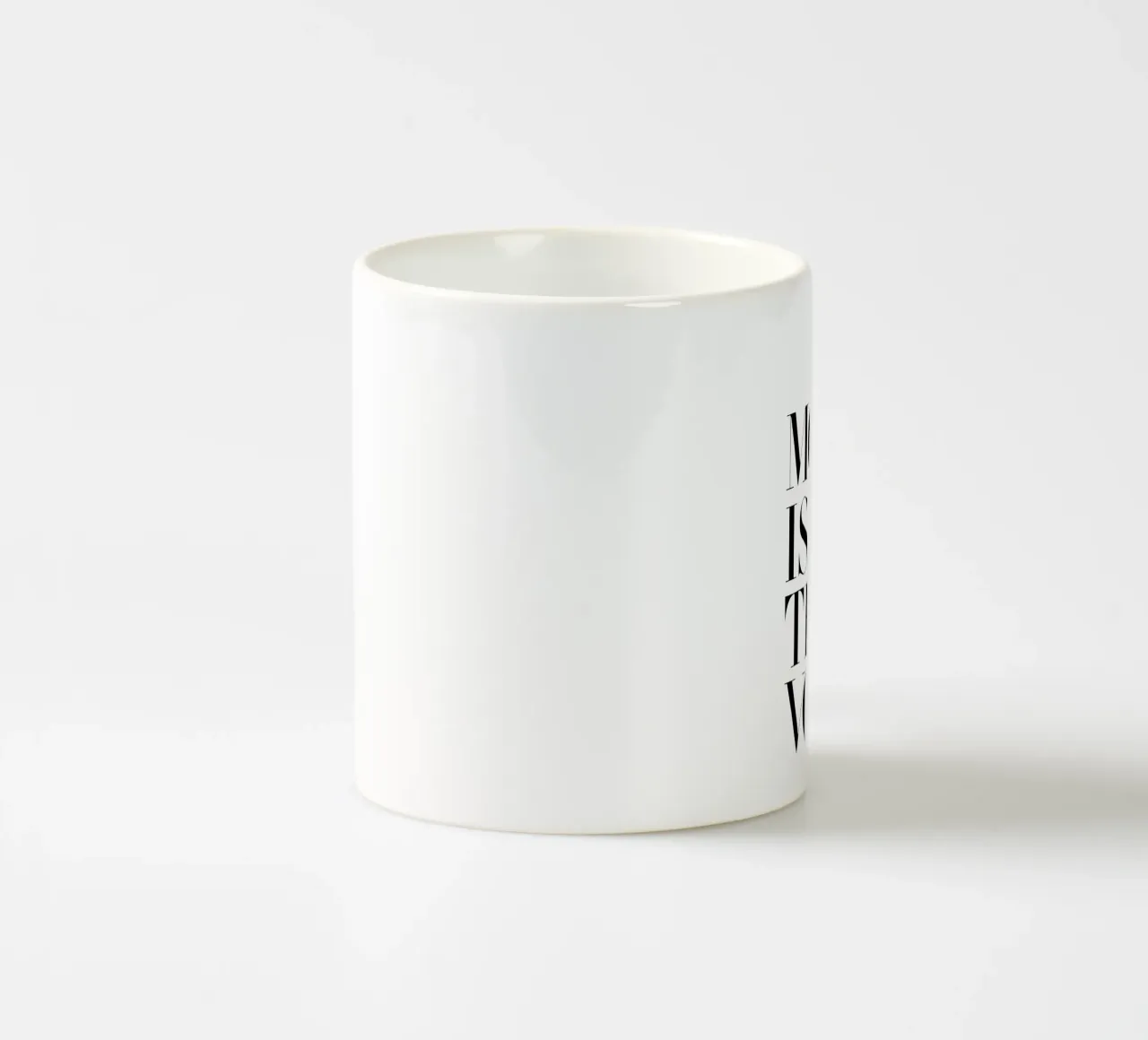 Più problemi di Vogue White tazza in ceramica da THE MOTIVATED TYPE