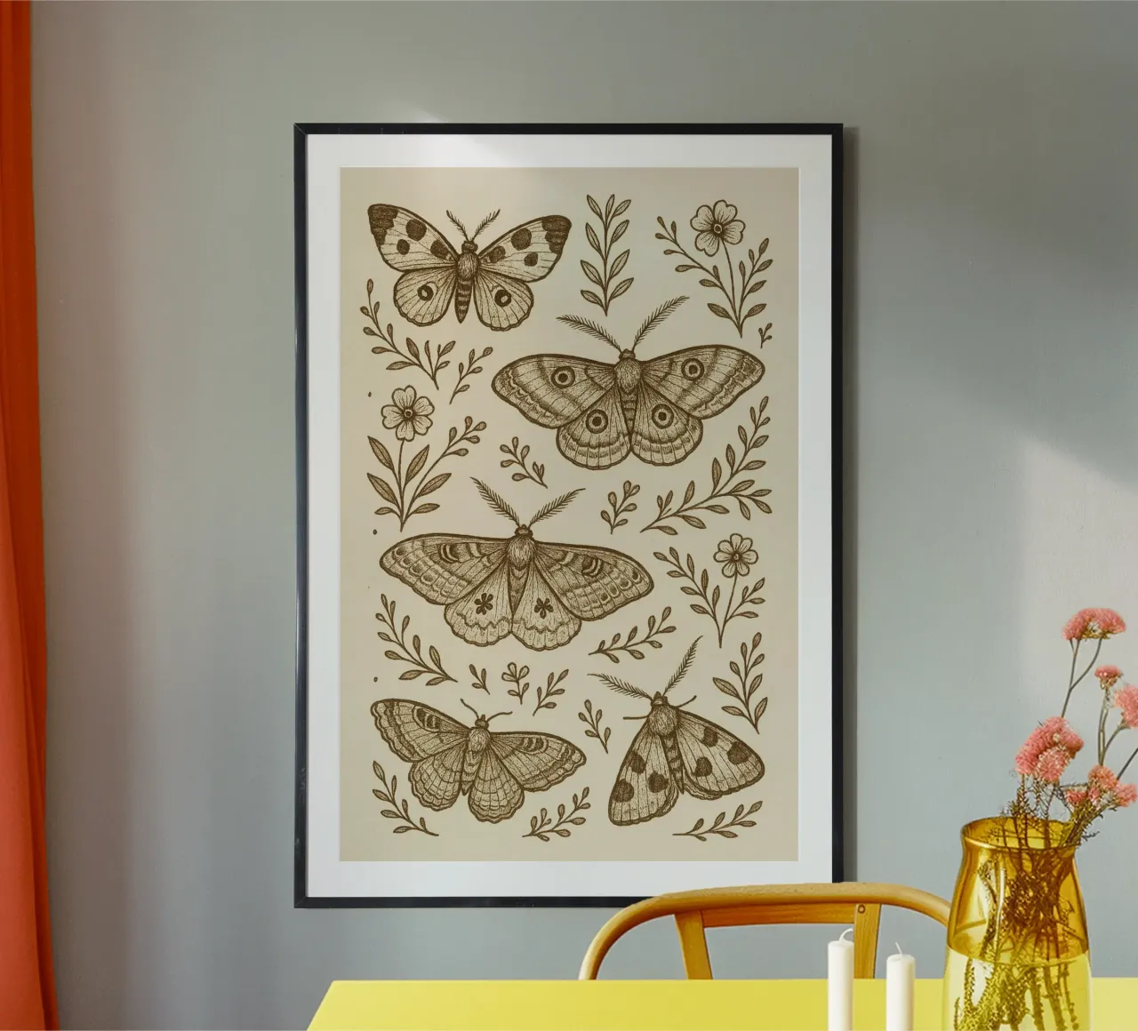 Vintage Moths poster con telaio in plastica da Gypsy Galleria