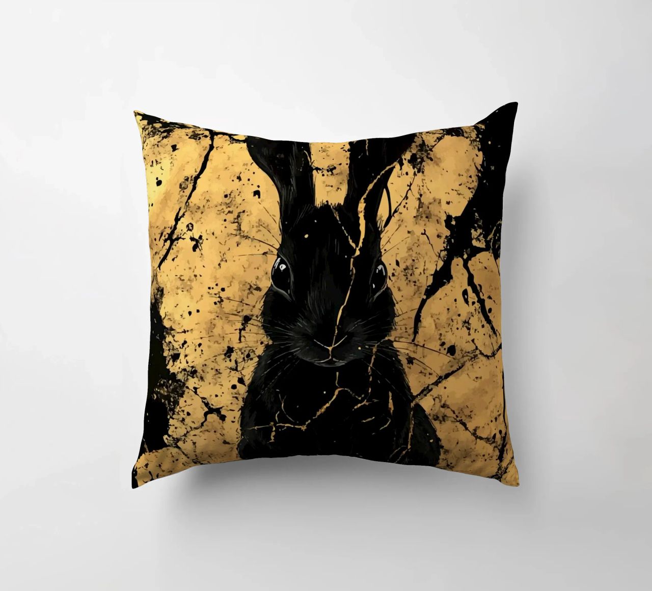 Lapin noir devant une structure dorée coussin de pixelbull - medieval art and more