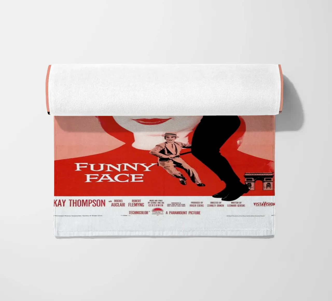 ‘Funny Face’ Retro Movie Poster telo mare da Gallery Print and Art Limited
