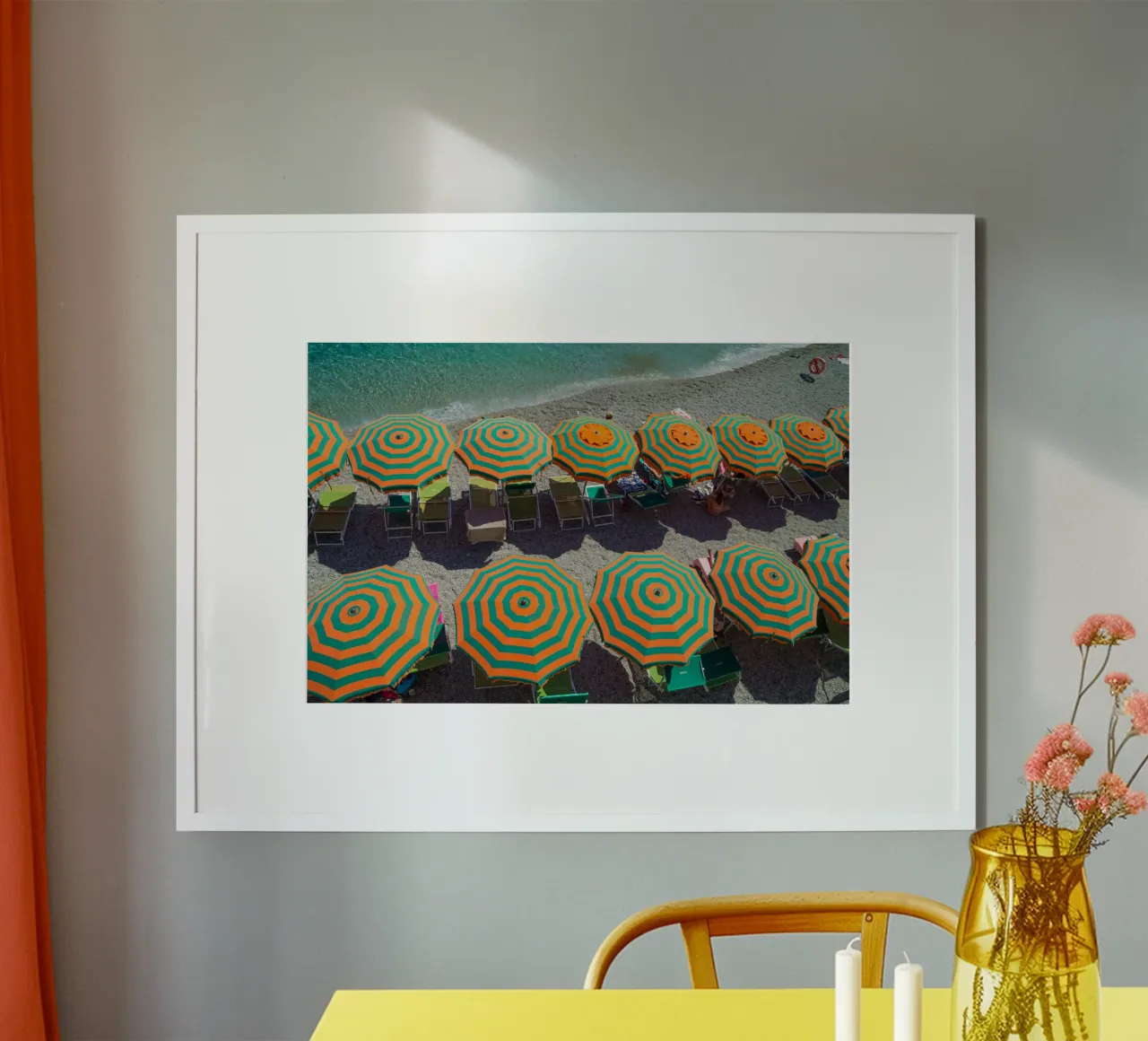 Retro Italian Beach Print, Umbrella Beach Poster carta hahnemühle da TheTravelClub