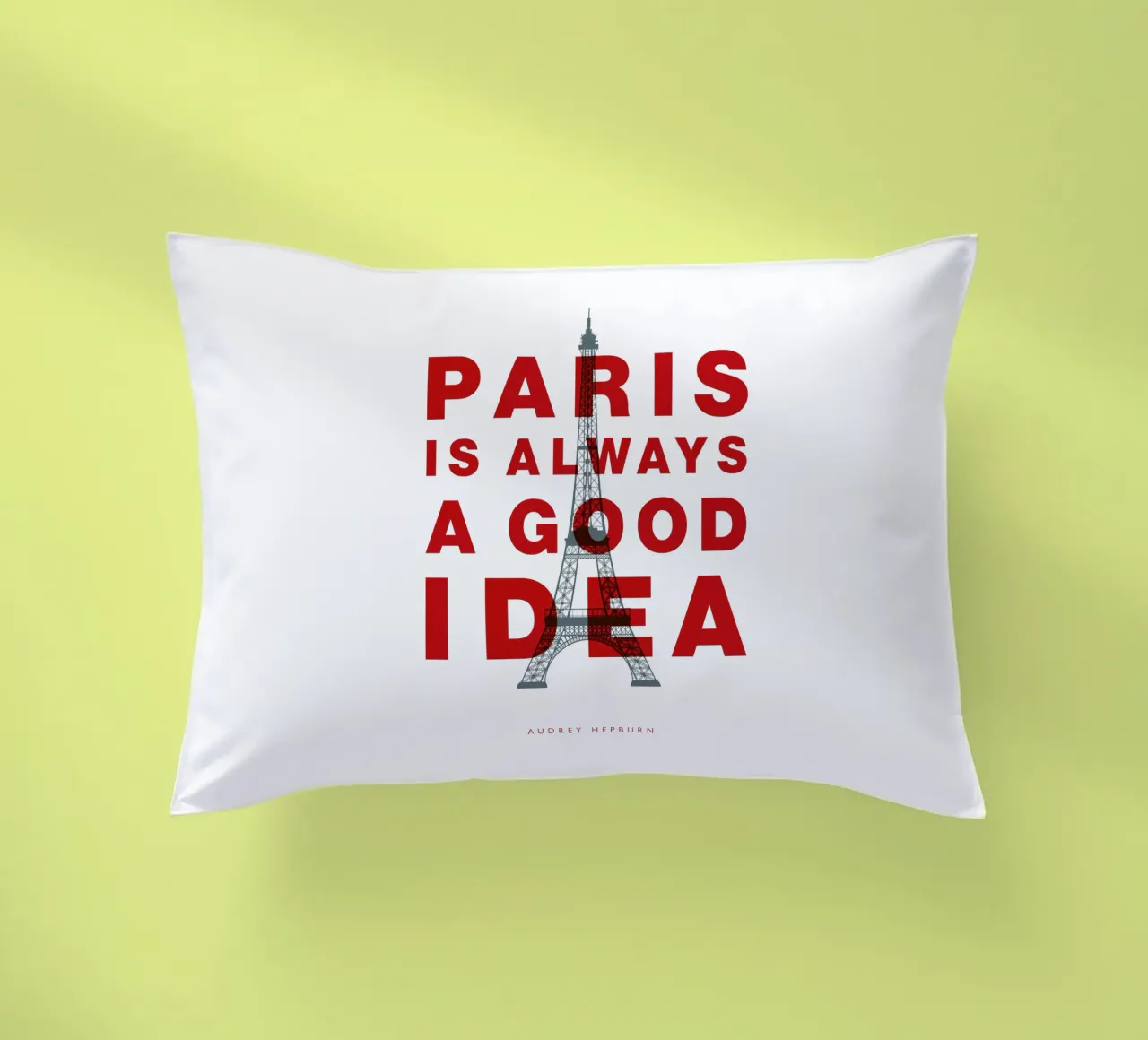 Parigi è sempre una buona idea cuscino da THE MOTIVATED TYPE