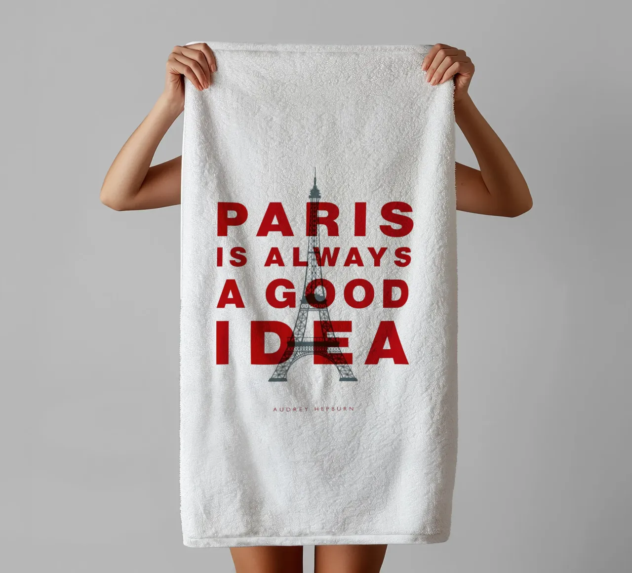 Parigi è sempre una buona idea asciugamano da bagno da THE MOTIVATED TYPE