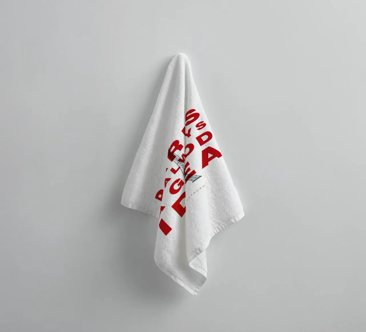Parigi è sempre una buona idea asciugamano da bagno da THE MOTIVATED TYPE