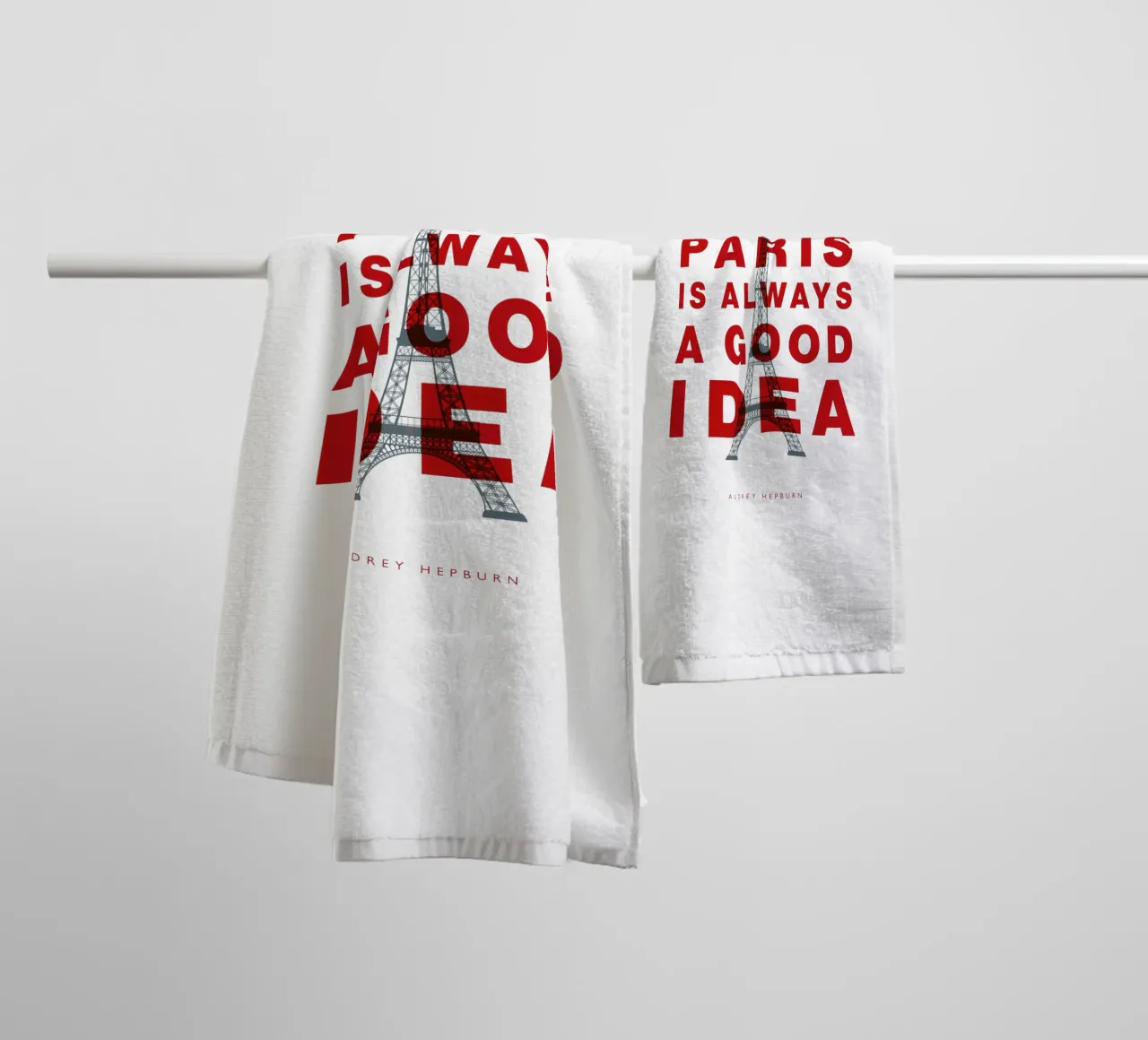 Parigi è sempre una buona idea asciugamano da bagno da THE MOTIVATED TYPE