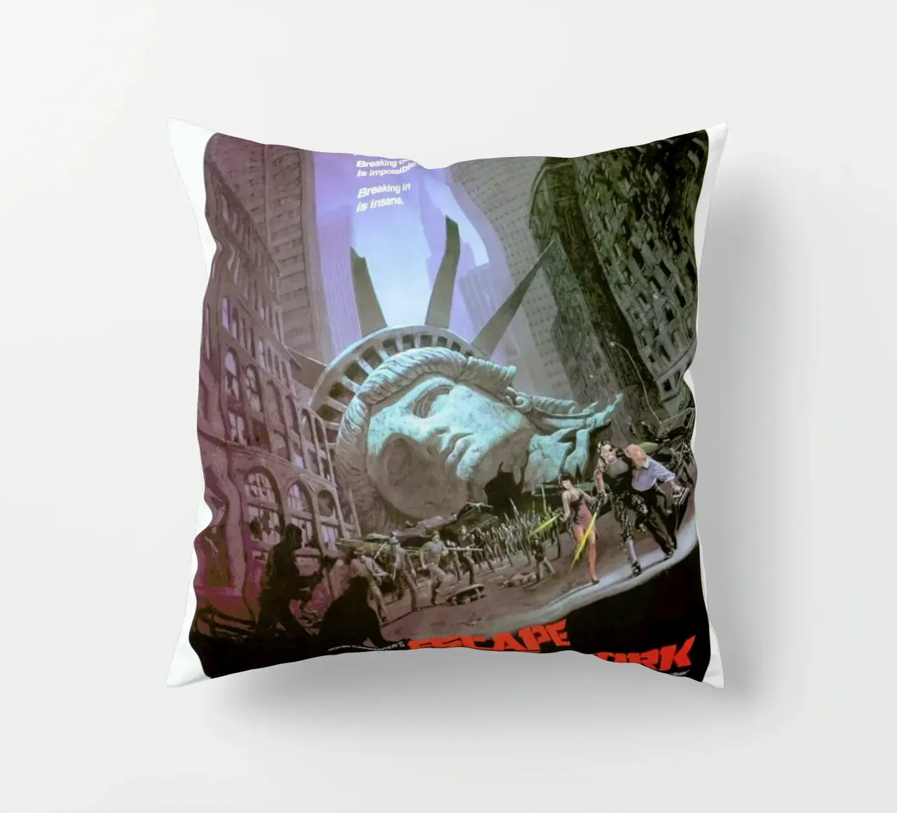 ‘Escape from New York’ Retro Movie Poster cuscino da Gallery Print and Art Limited