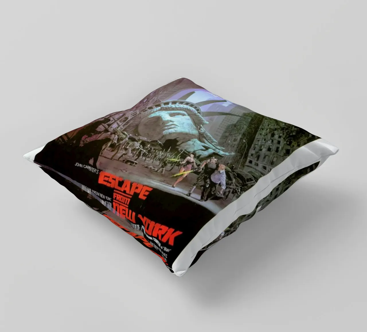 ‘Escape from New York’ Retro Movie Poster cuscino da Gallery Print and Art Limited