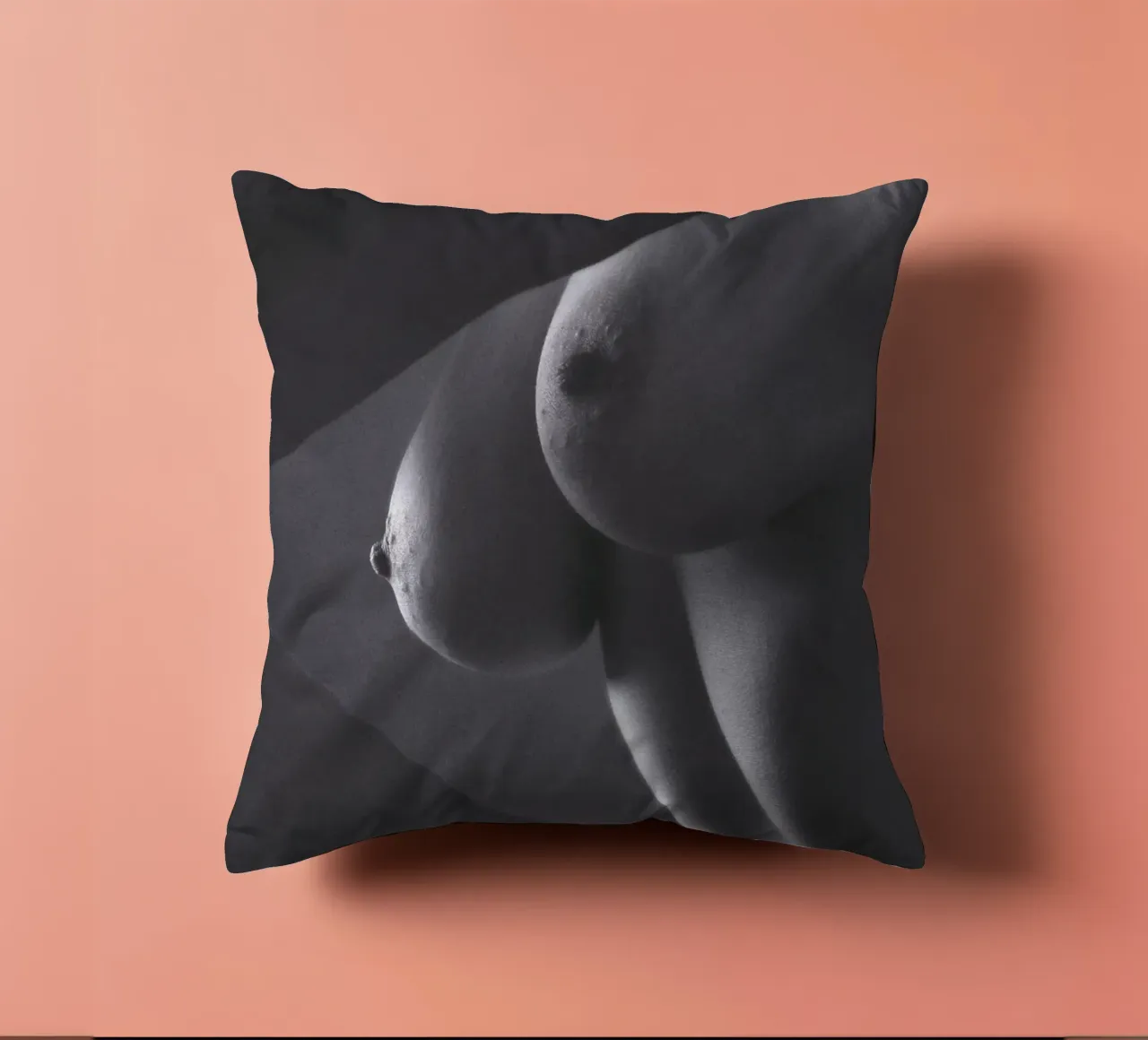 Georgie, a Torso Shot cuscino da Dave Hare Photography