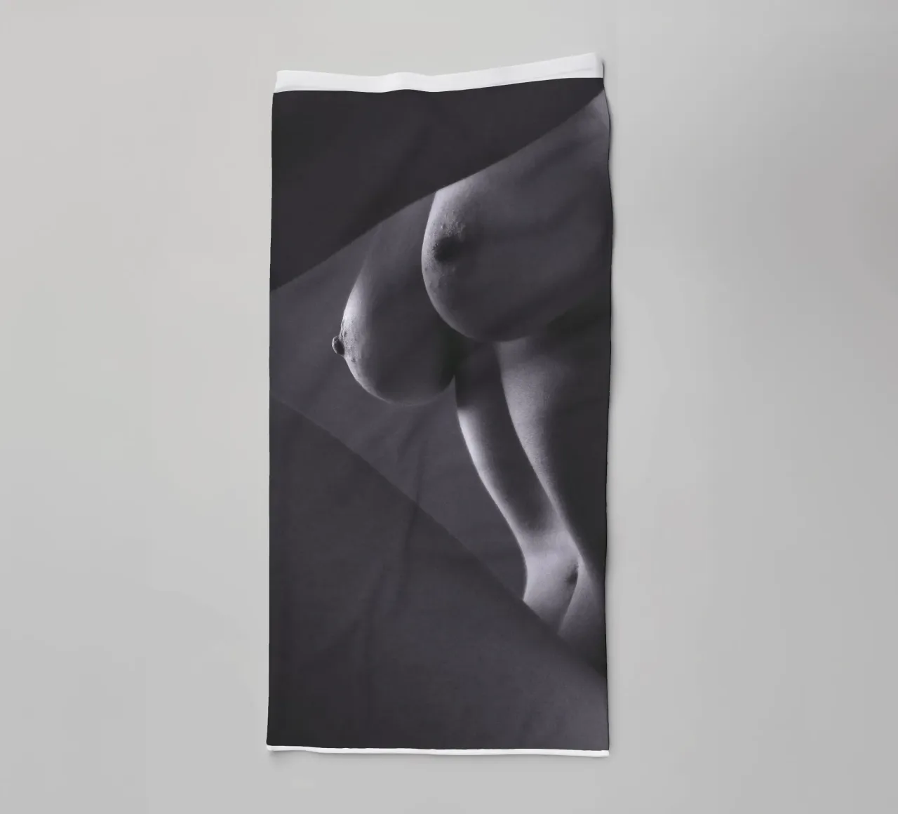 Georgie, a Torso Shot asciugamano da bagno da Dave Hare Photography