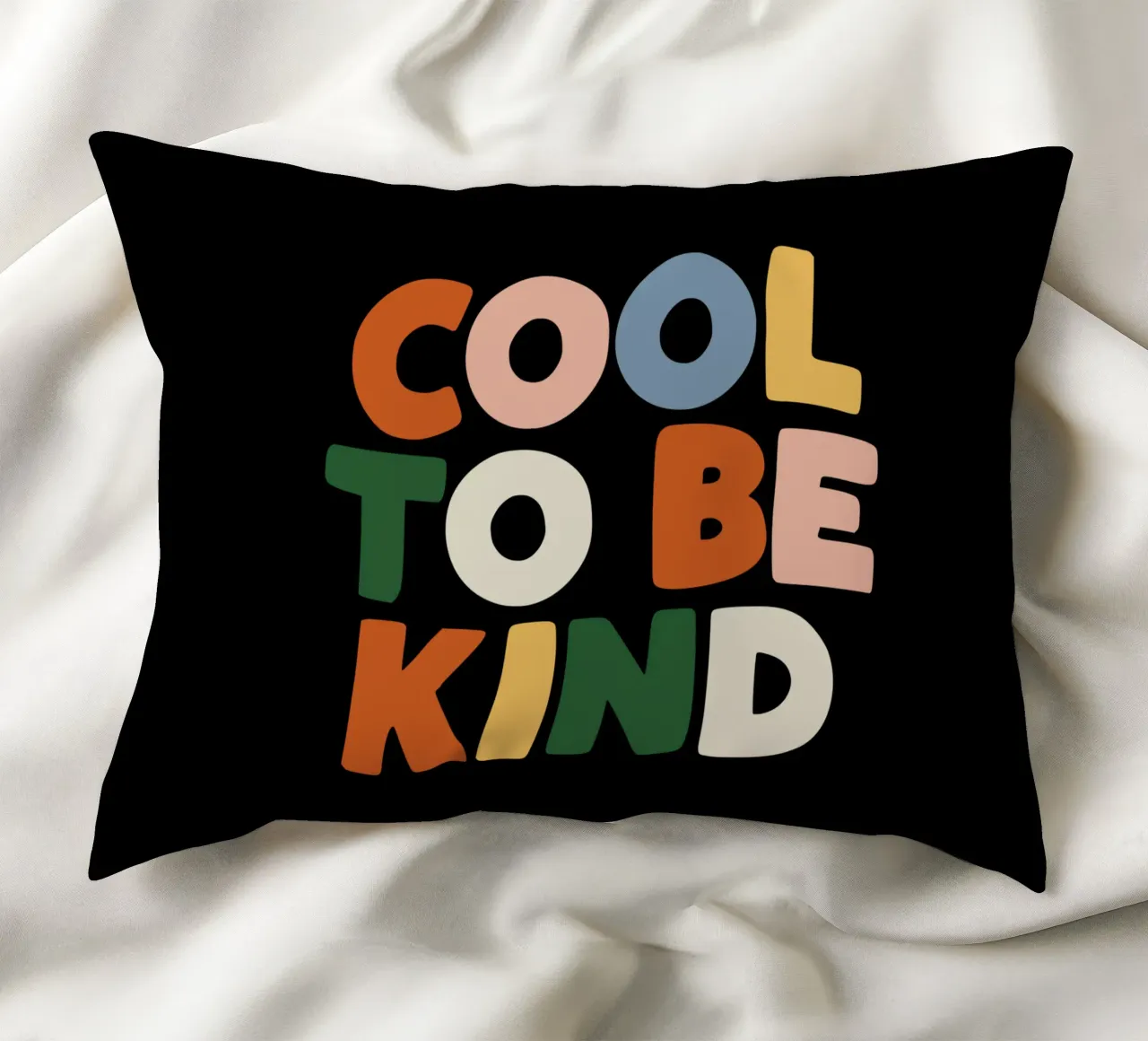 Cool To Be Kind Colourful Bold Kindness Typografie Design cuscino da THE MOTIVATED TYPE