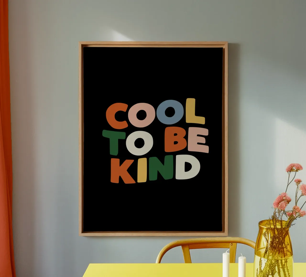 Cool To Be Kind Colourful Bold Kindness Typografie Design tela con Cornice a cassetta da THE MOTIVATED TYPE