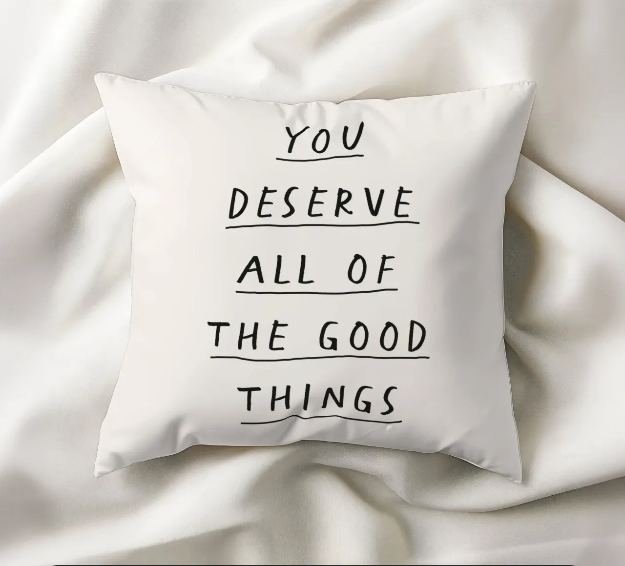 Ti meriti tutte le cose belle scritte a mano Typografie cuscino da THE MOTIVATED TYPE