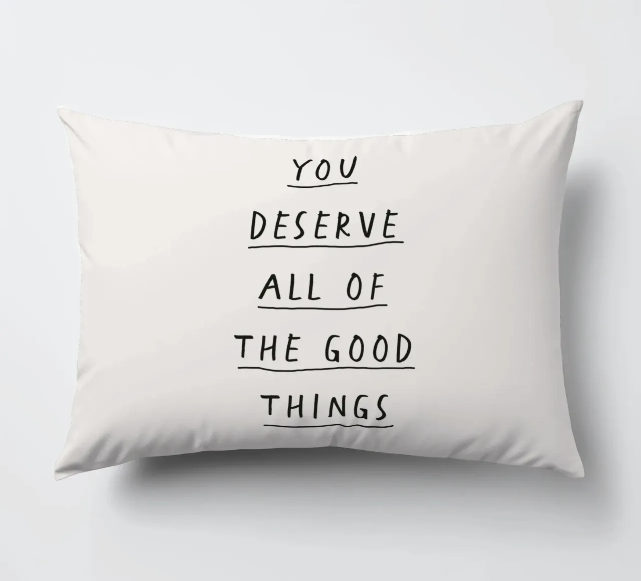 Ti meriti tutte le cose belle scritte a mano Typografie cuscino da THE MOTIVATED TYPE