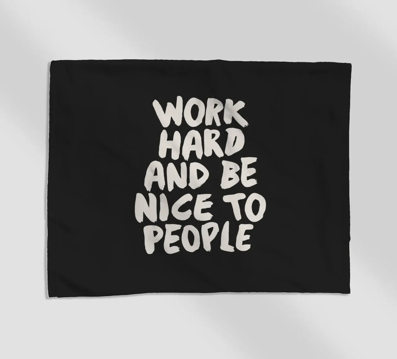 Lavora sodo e sii gentile con le persone Tipografia positiva telo mare da THE MOTIVATED TYPE