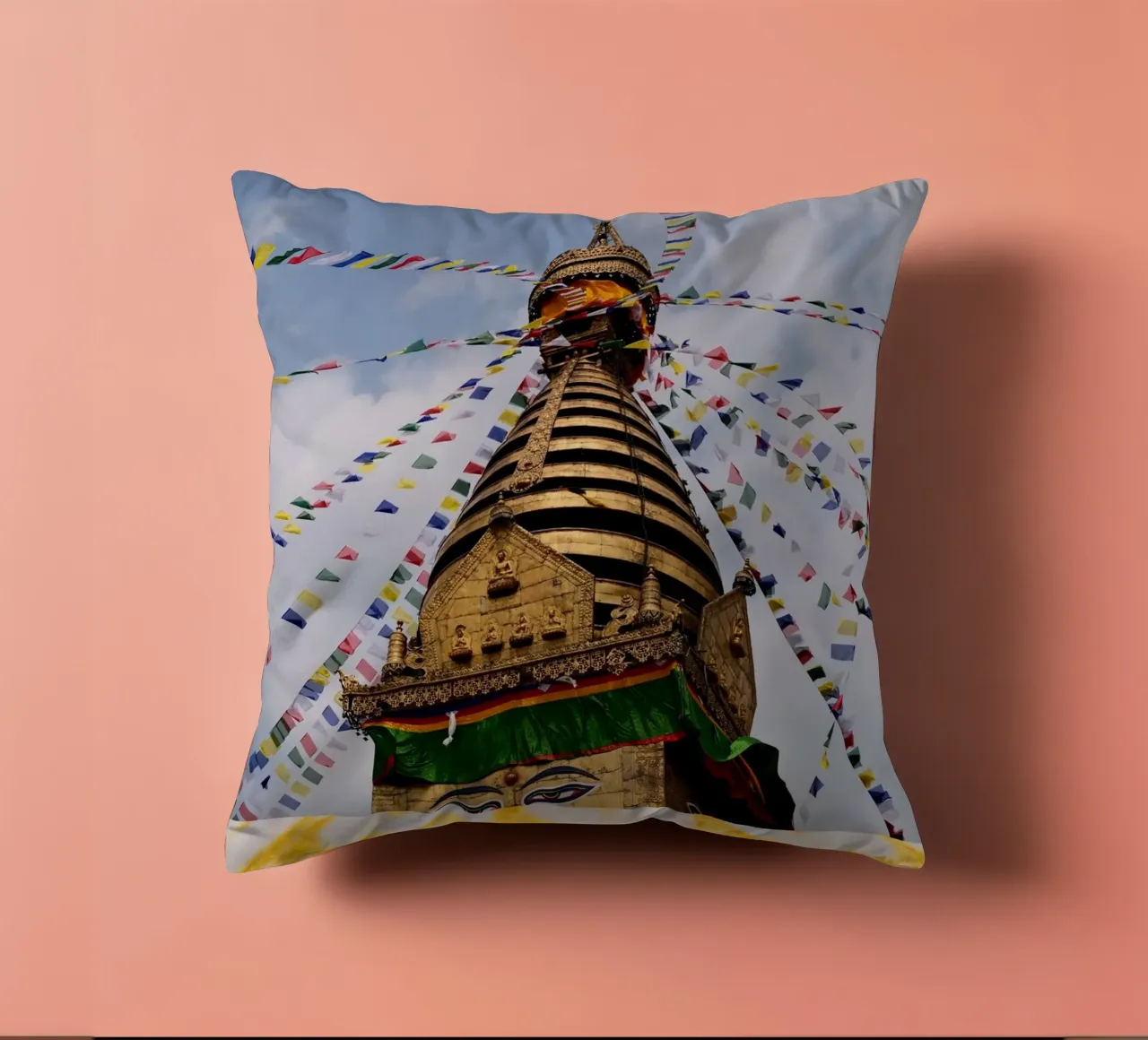 Eyes of Enlightenment Stupa cuscino da FujiPrints
