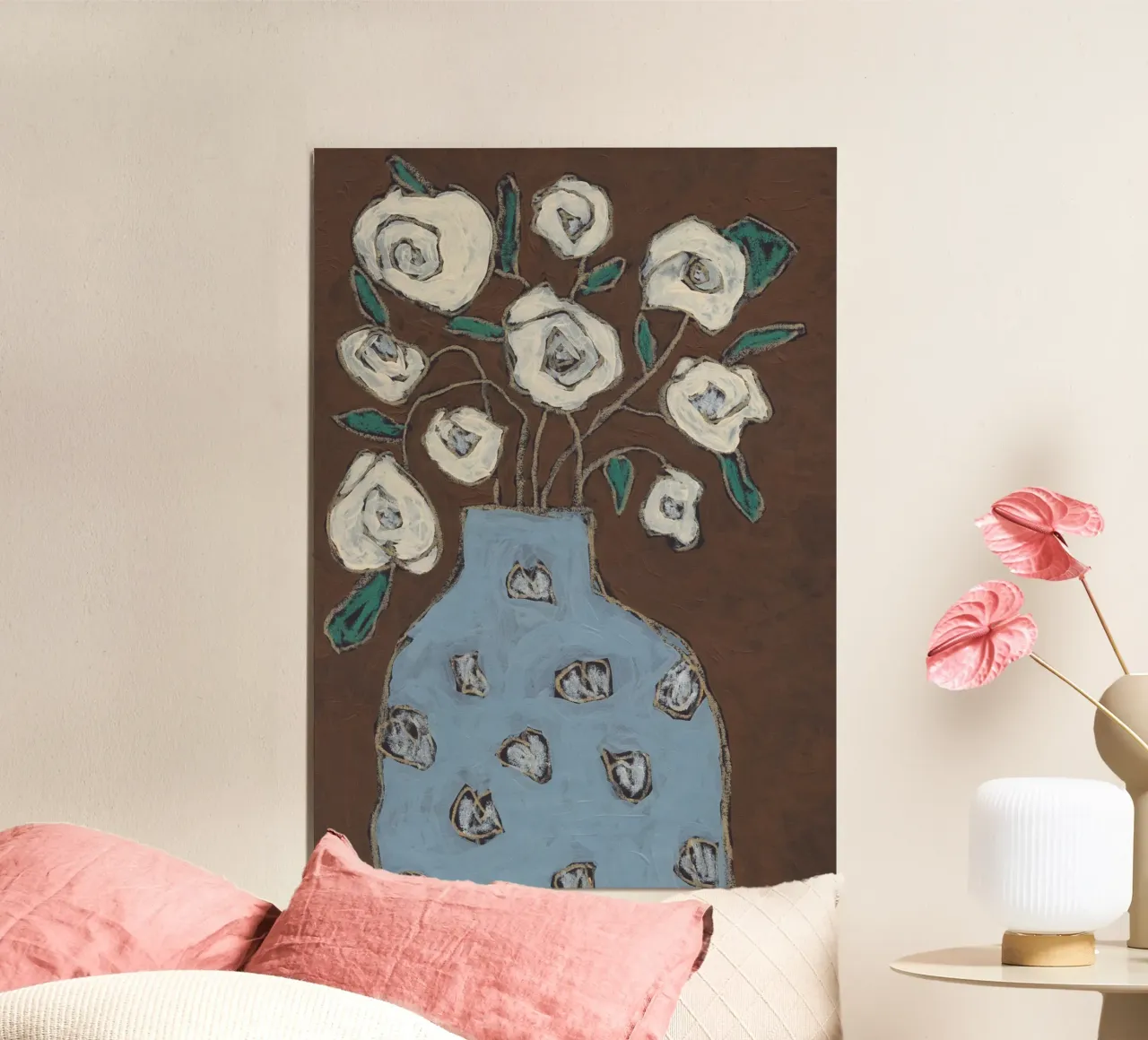 Vaso blu, rose bianche poster da Alisa Galitsyna