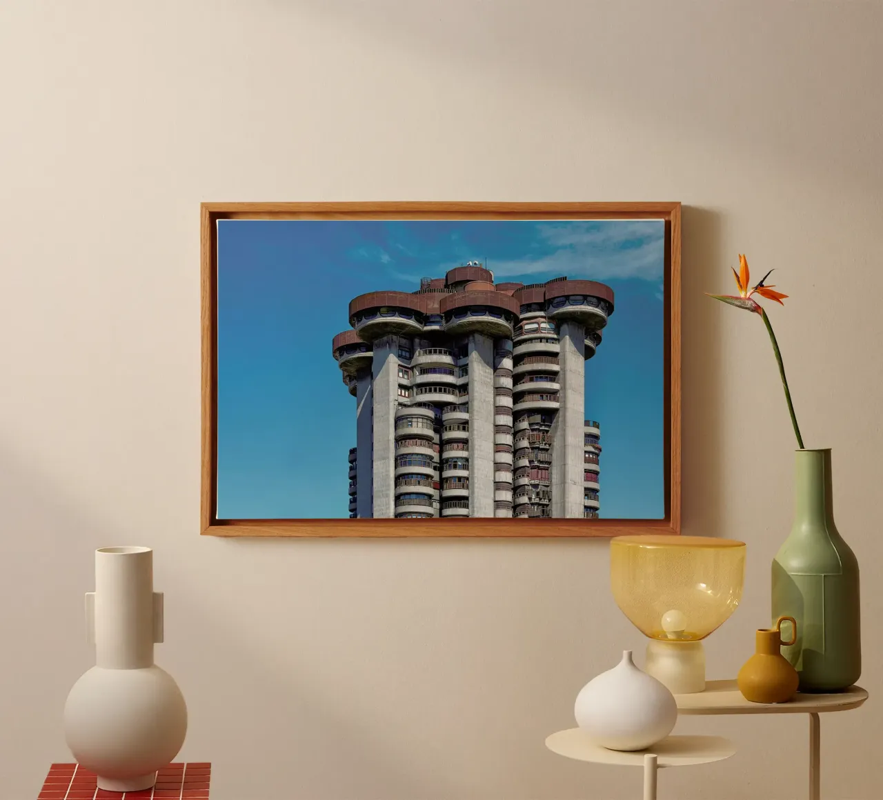 Torres blancas tela con Cornice a cassetta da Michael Belhadi