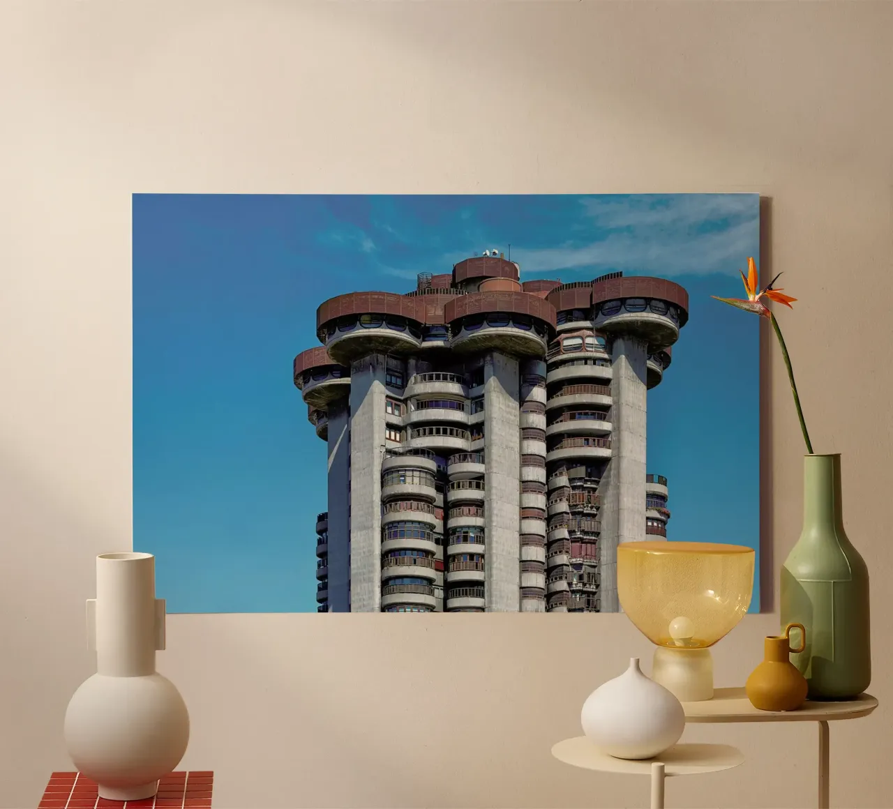 Torres blancas tela con Cornice a cassetta da Michael Belhadi