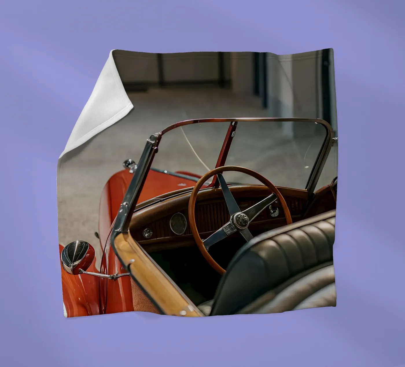 Red Classic Car Fleecedecke von CAR EDITION