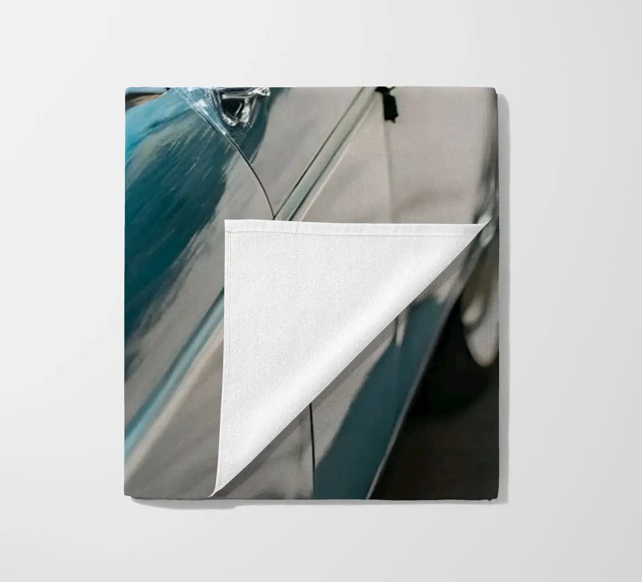 Blauer Oldtimer Strandtuch von CAR EDITION