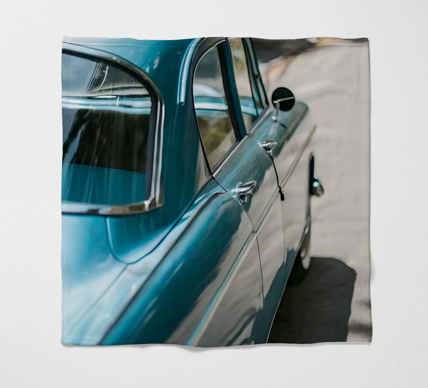 Blue Classic Car fleece blanket by CAR EDITION