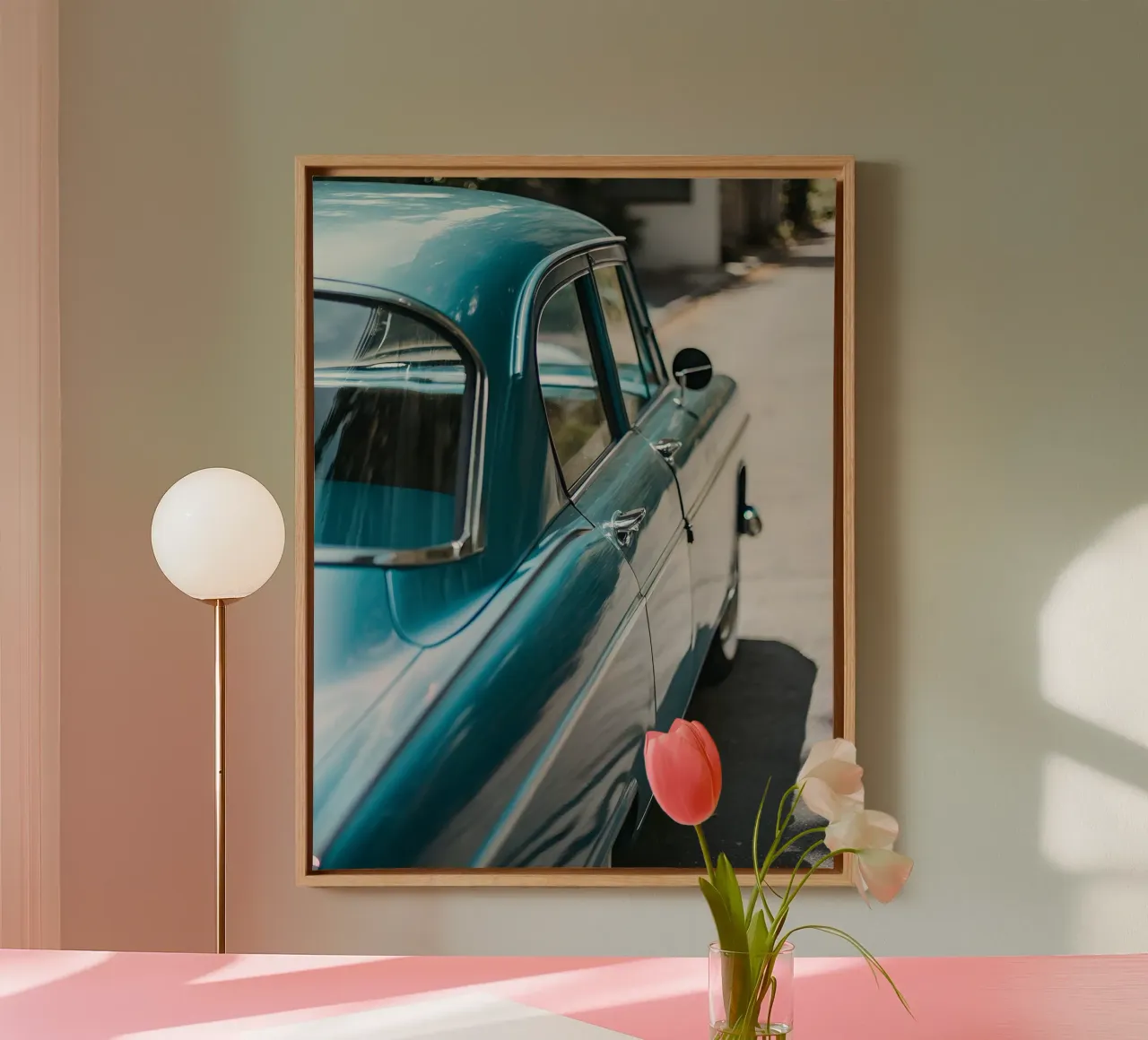 Blauer Oldtimer Leinwand mit Schattenfugenrahmen von CAR EDITION