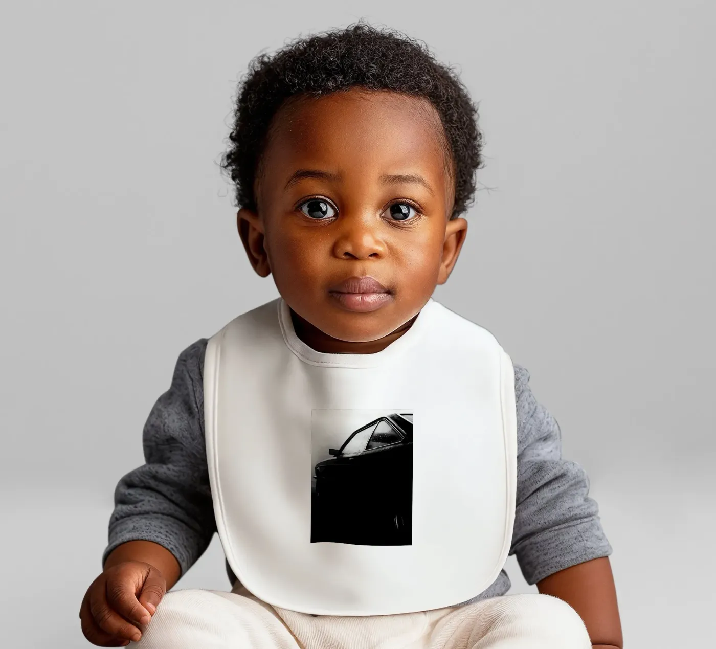 Monochrome Classic Cars Babylätzchen von CAR EDITION