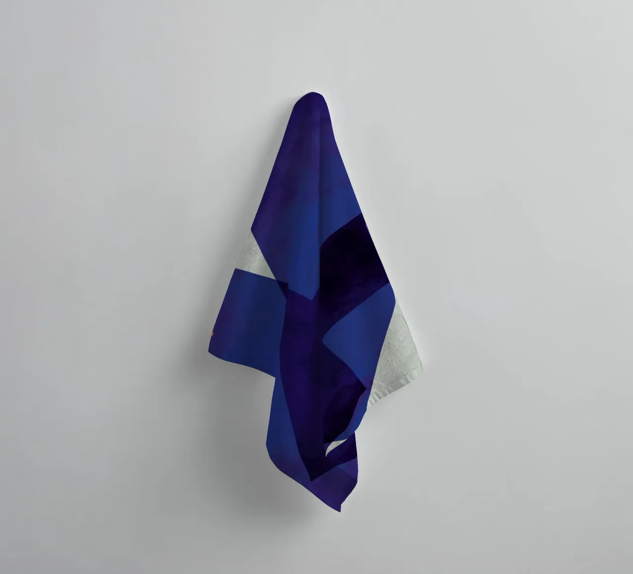 When In Blue 1 asciugamano da bagno da LeDieg